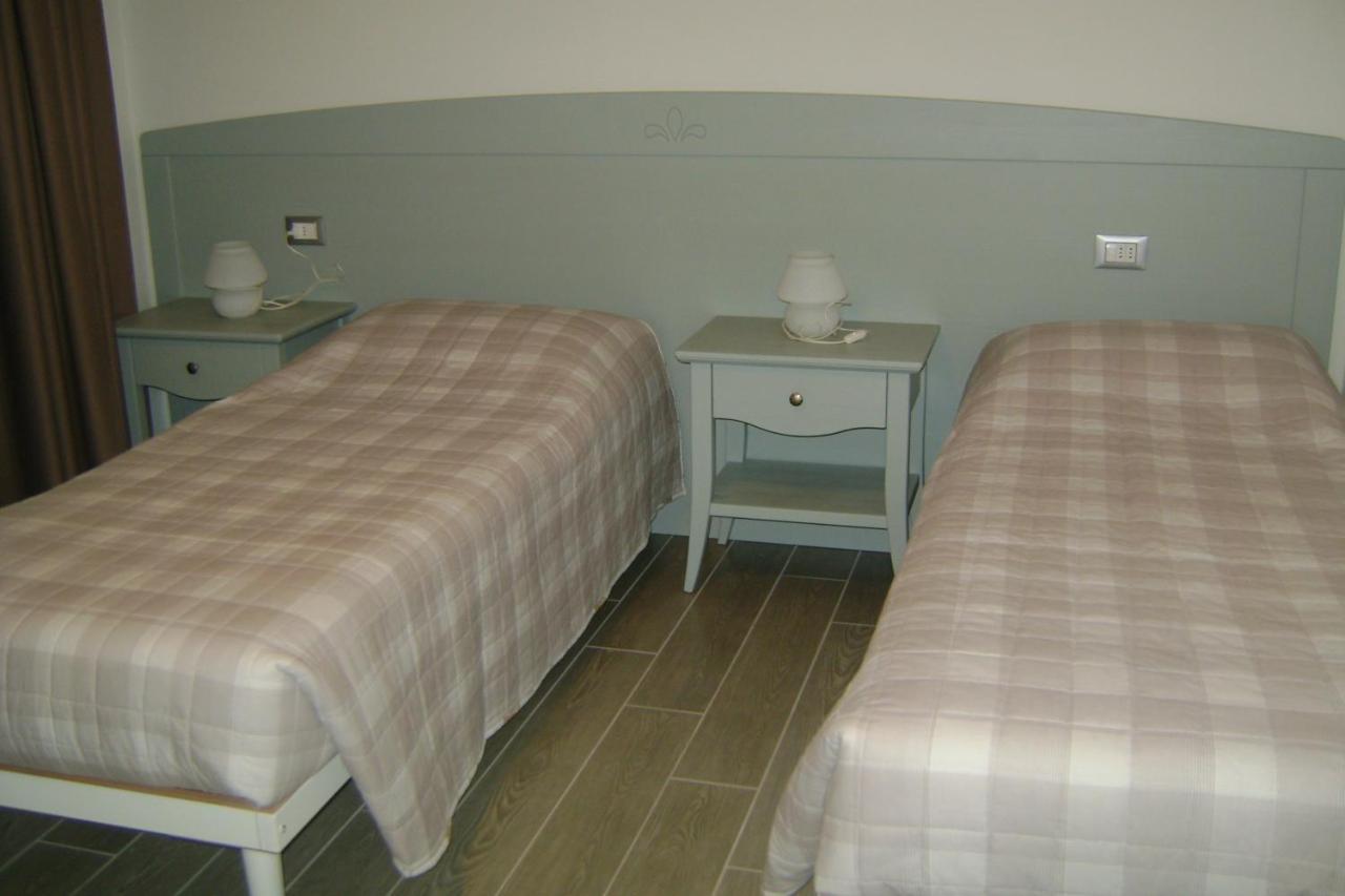 Affittacamere Rubino Guest House Ponte nellʼAlpi Exterior foto