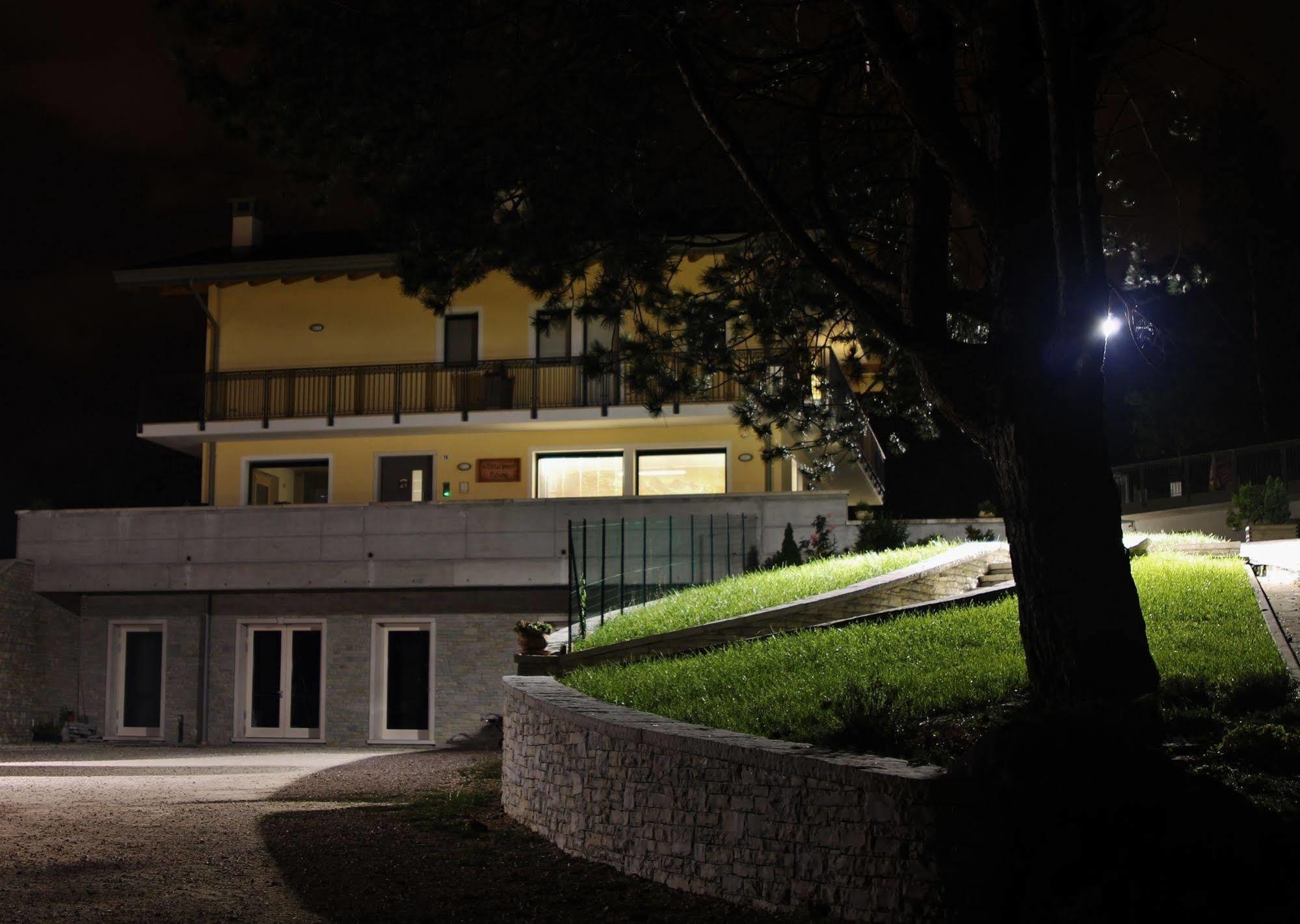 Affittacamere Rubino Guest House Ponte nellʼAlpi Exterior foto