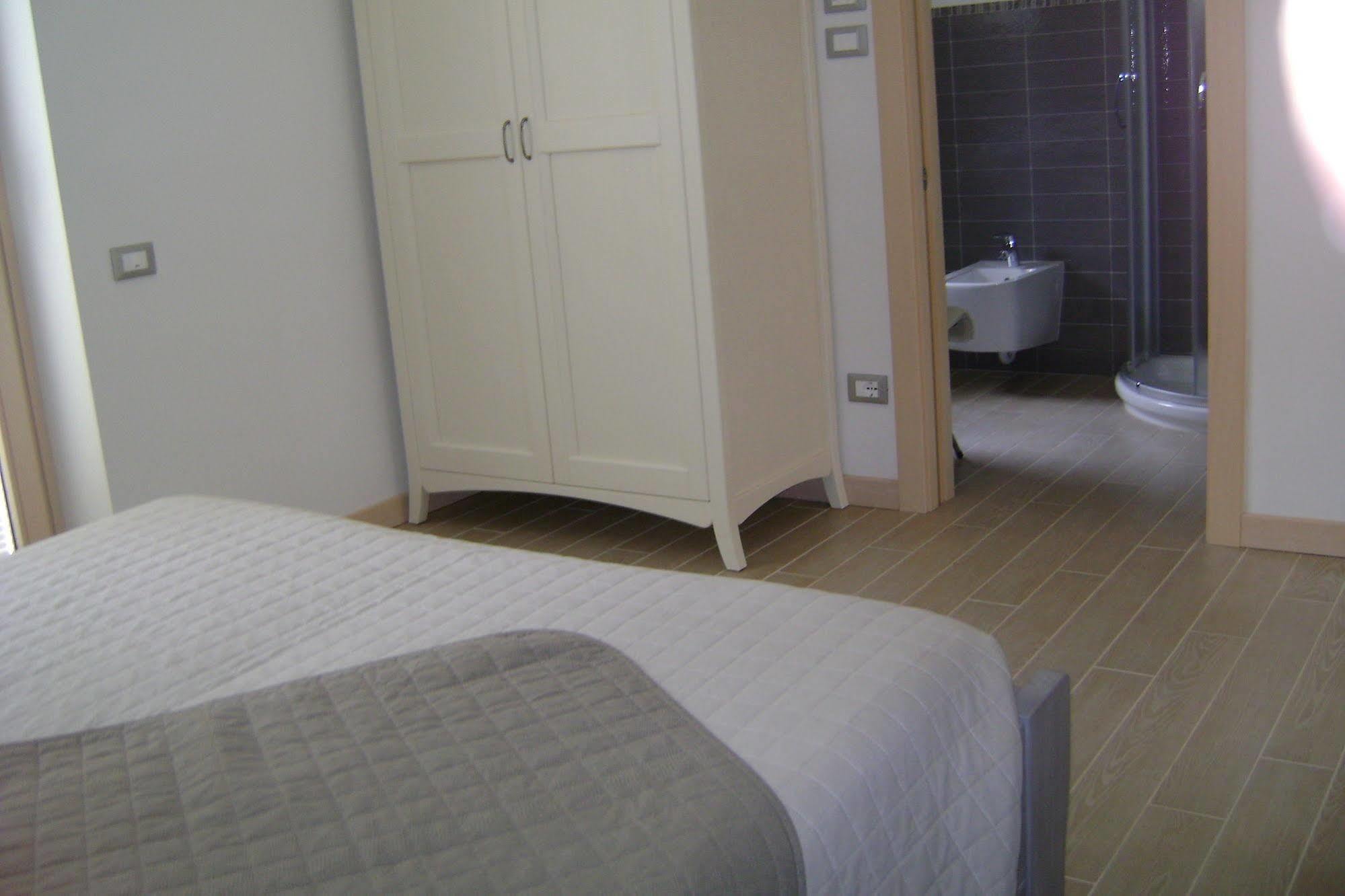 Affittacamere Rubino Guest House Ponte nellʼAlpi Exterior foto
