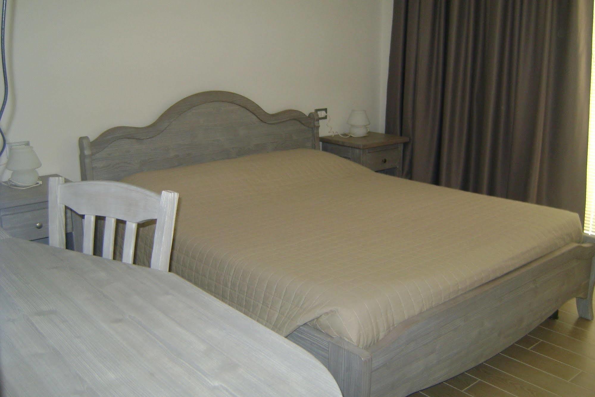 Affittacamere Rubino Guest House Ponte nellʼAlpi Exterior foto