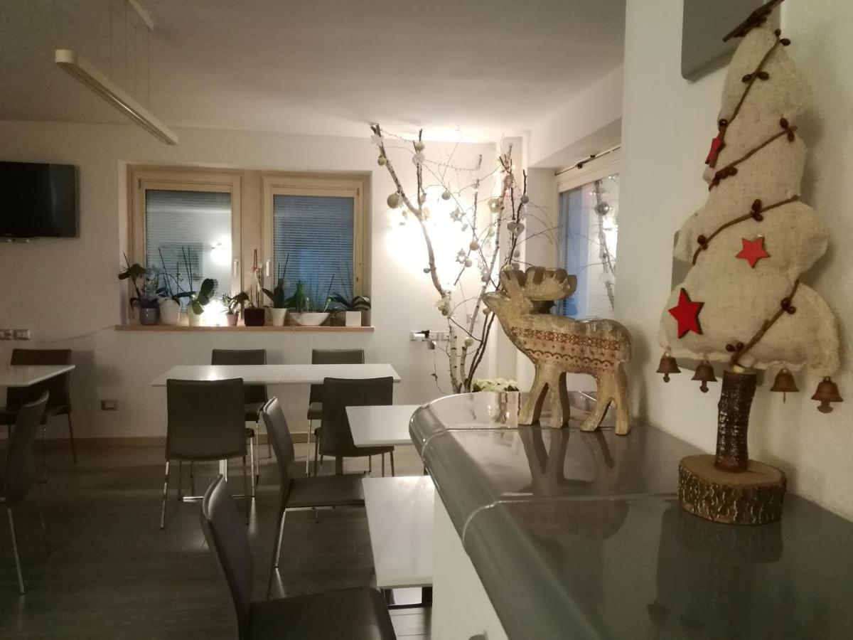 Affittacamere Rubino Guest House Ponte nellʼAlpi Exterior foto